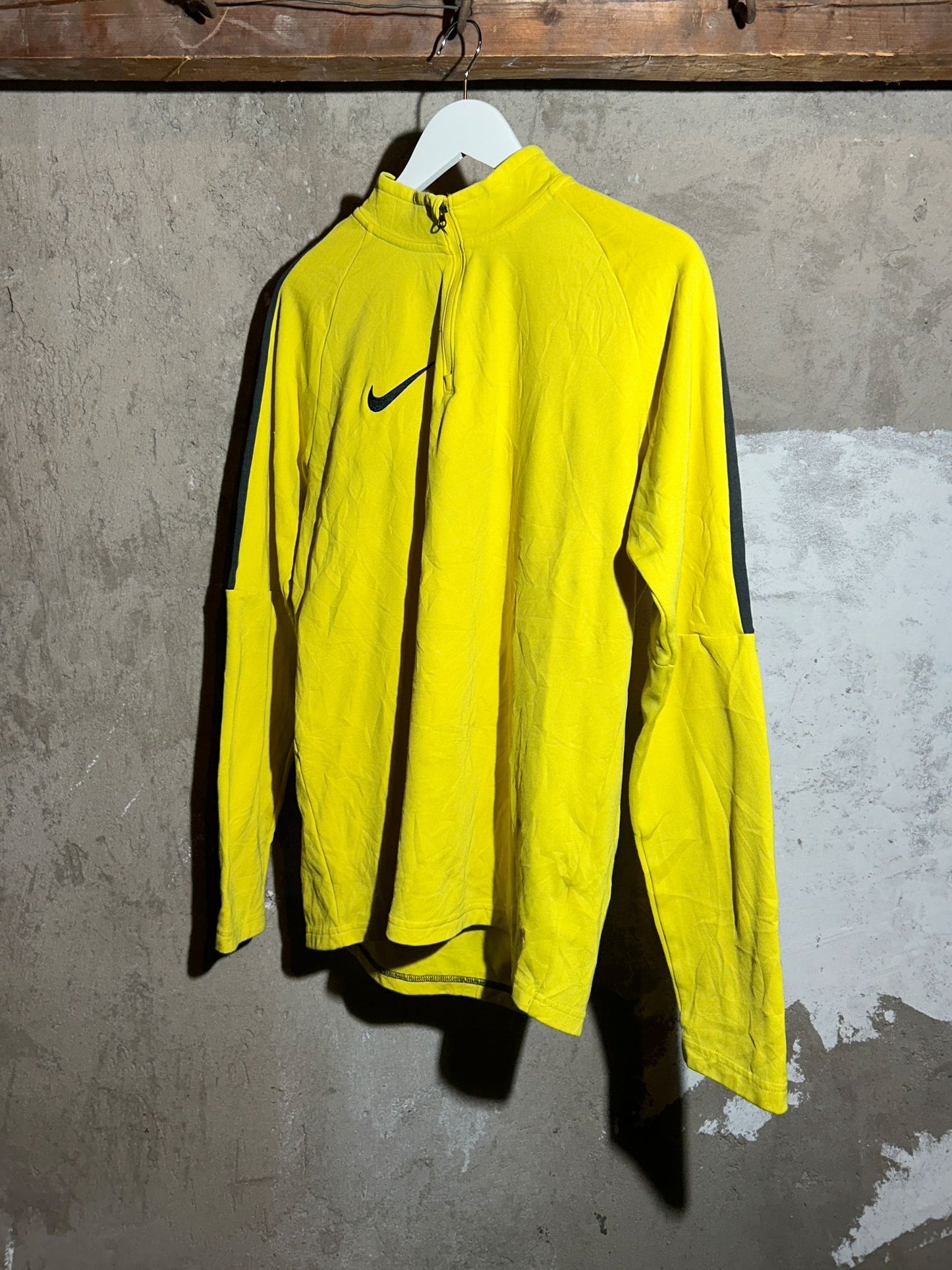 NIKE Track Jacket yellow (M)